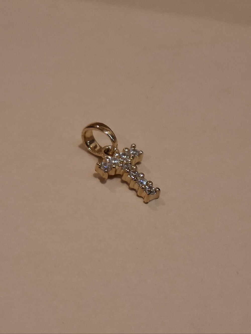 GOLD DIAMOND PENDANT